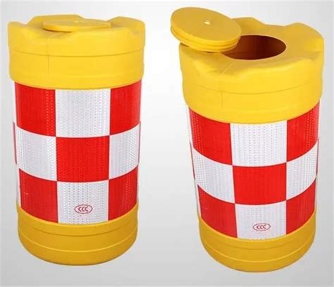 Road Isolation Barrier New Material Rotational Molding Pe Anti Collision Bucket Filled With