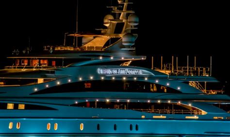 Photos Benetti Motor Yacht Diamonds Are Forever By Night — Yacht Charter And Superyacht News