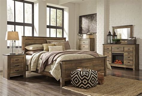 Signature Design By Ashley® Trinell Rustic Brown King Panel Bed