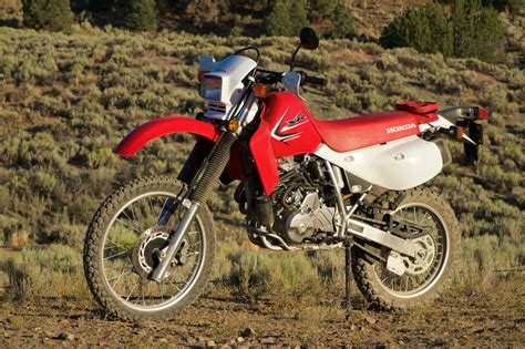 Wing plates under two bench bench above the sub area and its muffler central mooring. 2016 Honda XR650L Review | Dual Sport Classic Test