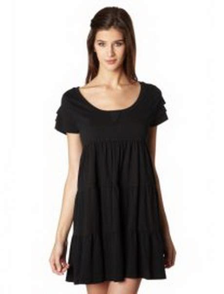 Süßes babydoll brautkleid für die schwangere braut mit spitze, tüllrock und ärmeln. Babydoll kleider