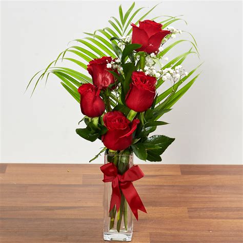 Online 5 Beautiful Red Rose Arrangement T Delivery In Singapore Fnp