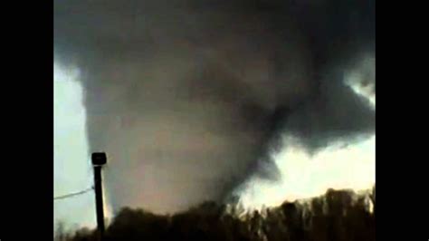 Indiana Tornado At Close Range Pekin Ind March 2 1012 Stabilizedmp4