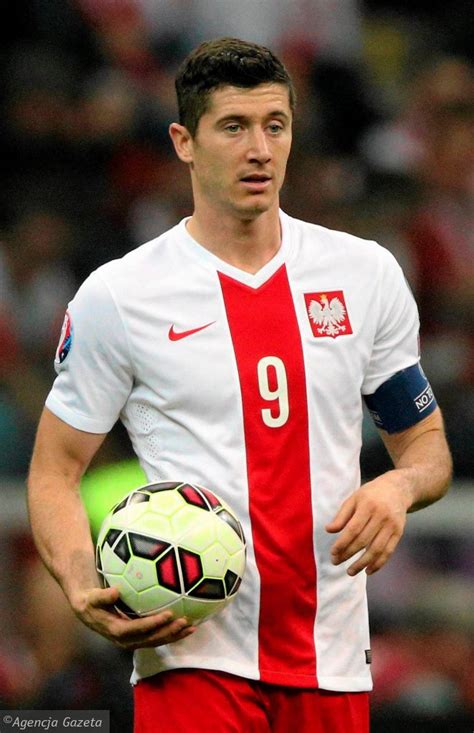 He joins messi, ronaldo and ibrahimovic robert lewandowski. El. MŚ 2018. Robert Lewandowski: Piłkarze z pierwszej ...