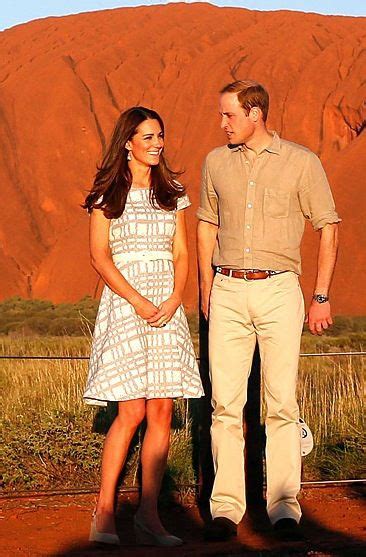 The Duke And Duchess Of Cambridge At Ayers Rock Duchess Catherine Duchess Kate Duke And