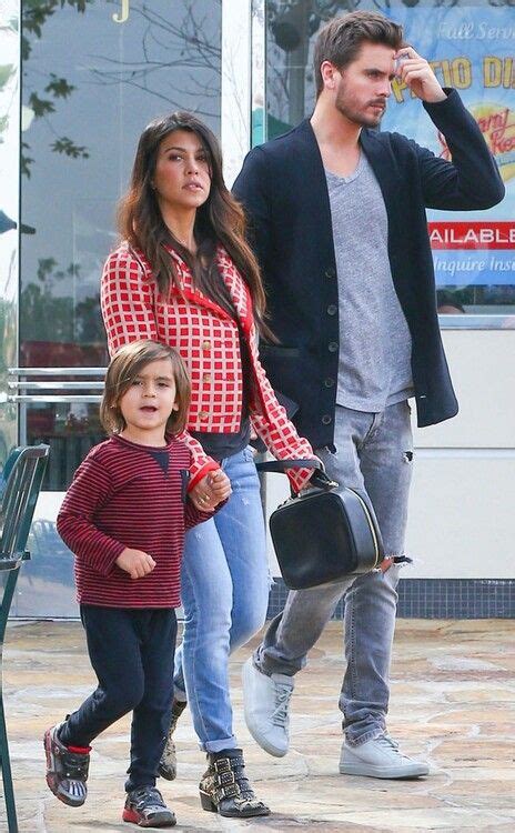 Kourtney kardashian, scott disick, and their kids mason, penelope, and reign recently vacationed in a lovely nantucket waterfront home that's reportedly worth $50 million. Kourtney Kardashian, her beau Scott Disick and her son ...