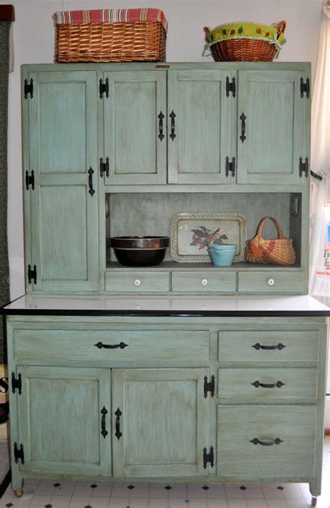 Hunting down the right pieces is all part of the fun. Hoosier Cupboard | Hoosier Cabinet! | Kitchen cabinets ...