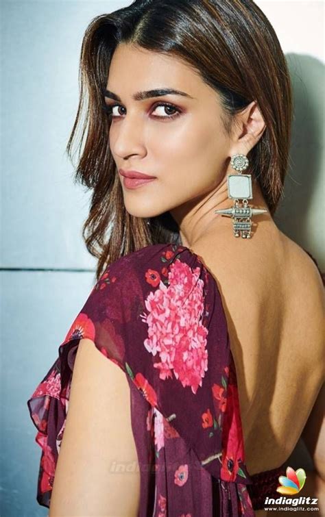 Kriti Sanon Most Beautiful Indian Actress Indian Actress Hot Pics Indian Bollywood Actress