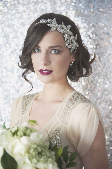Prefer a flapper wedding hairstyle? 32 Magnificient Bridal Hair Pieces