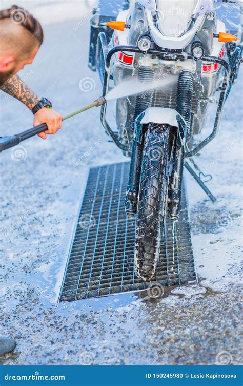 Motorcycle Car Wash Motorcycle Big Bike Cleaning With Foam Injection