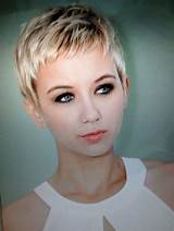 If you were looking for celebrity inspiration when it comes to short hairstyles for thick hair, look no more. 21 Stylish Pixie Haircuts: Short Hairstyles for Girls and ...