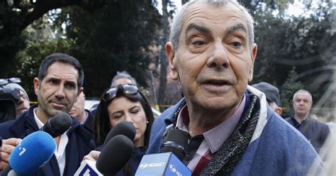 Ogni due anni (negli anni dispari) i sindaci, con manifesti pubblici, invitano i residenti a chiedere di essere iscritti nell'elenco dei giudici popolari presso la corte d'assise e la corte d'assise. Che fine ha fatto Luca Giurato? Scopriamo cosa fa oggi il ...