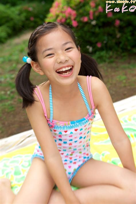 Miho inherited her mothers clumsiness and her fathers sense of humor. Pin di Baju untuk dipakai