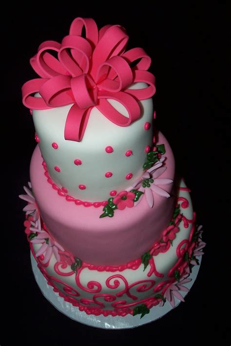 Six year olds are the cuter versions of themselves when they were four. Pin on Cakes