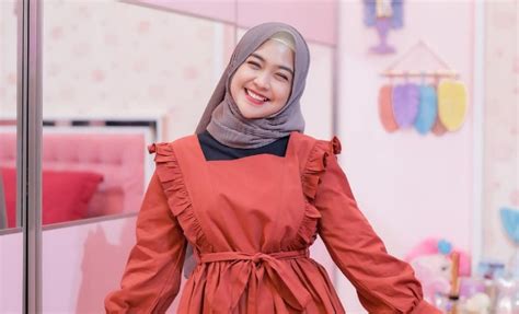 Ria Ricis Biodata Profil Fakta Umur Agama Suami Film