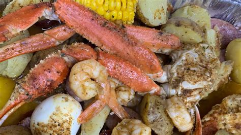 Cook With Me Easy Affordable Seafood Boil At Home Using Old Bay Youtube