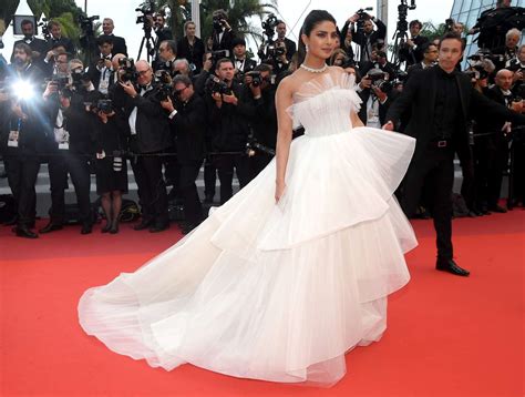 Celebrities Who Wore Wedding Dresses On The Red Carpet