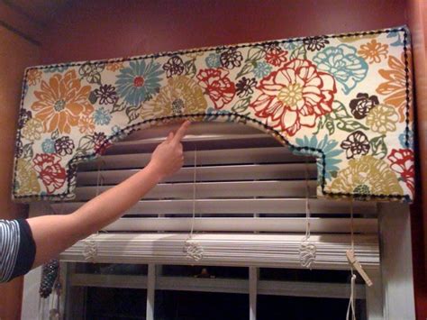 This thorough and easy to follow tutorial focuses on making a diy no sew fabric window valance as an option for decorating your home on a budget. banks+scothorn+photo.jpg (image) | Pelmet box, Pelmets ...