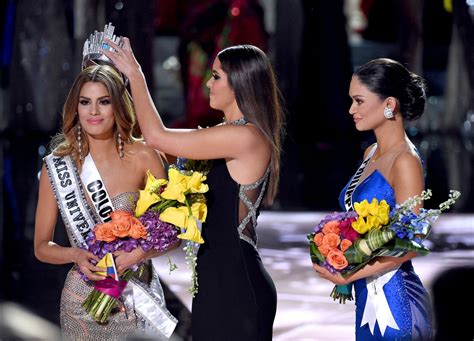 Miss Universe Pia Wurtzbach Defends Steve Harvey After Pageant Flub