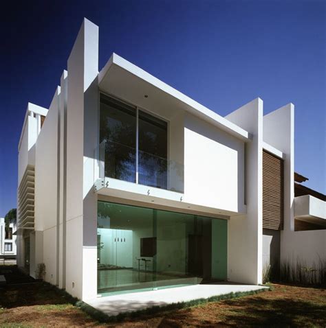 Diseño De Casa De Dos Pisos Con Estructura Moderna Interesantes