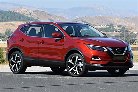 The 2019 rogue is the latest iteration of nissan's consistently successful compact crossover suv. 2020 Nissan Rogue Sport SL Review - Pros And Cons - Cars ...
