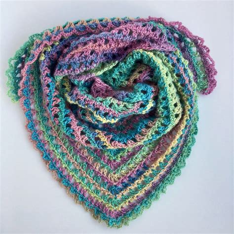 Candy Kisses Triangle Scarf Free Crochet Pattern Red Heart