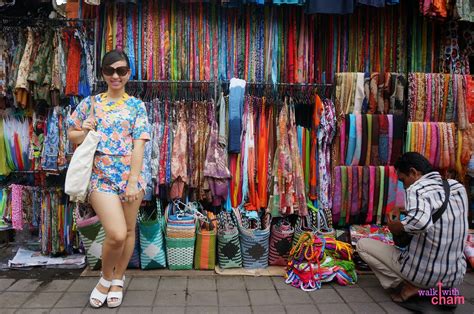 Walk With Cham Souvenir Shopping At Ubud Art Market Bali Indonesia