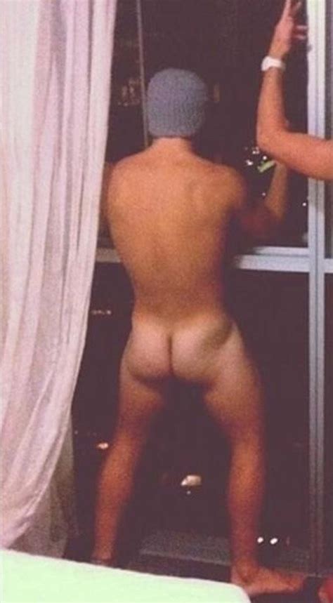Louis Tomlinson Nude Ass Movie Captures Naked Male Celebrities