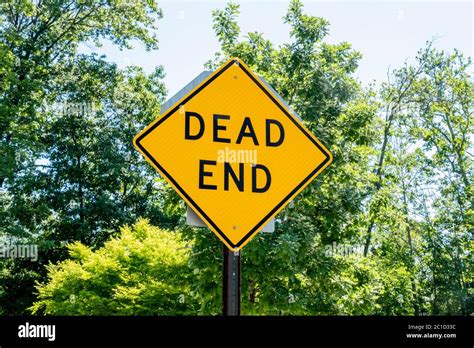 Dead End Road High Resolution Stock Photography And Images Alamy