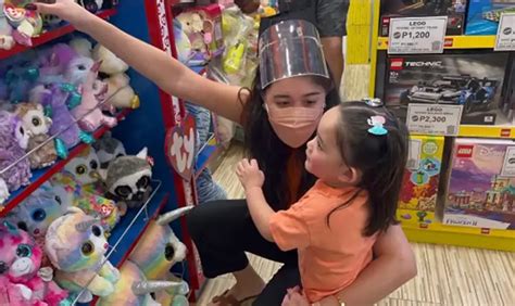Dani Barrettos Daughter Millie Enjoys First Toy Store Experience Video
