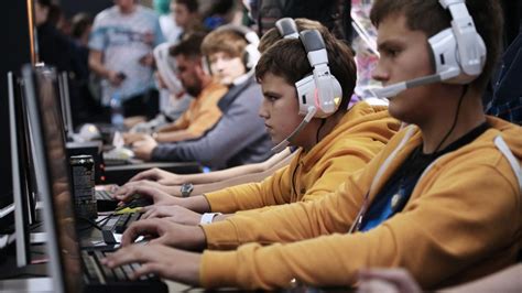 Сколько люди тратят на компьютерные игры — Люди Роста
