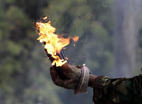 Molotov cocktail, molotov koktel, bom molotov (ms); Four held over Molotov cocktail attack in Kuala Muda | New ...