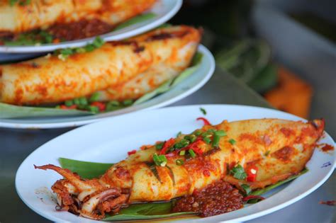 There are various clothing, fashion, and electronic shops and indoor stalls in the delapidated warta mall. IKAN BAKAR PALING SEDAP DI BANDAR BARU BANGI - GALAKSI VIRAL