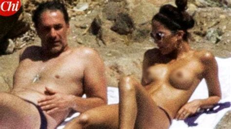 Vacanze hot per Raoul Bova il topless di Rocio è bollente
