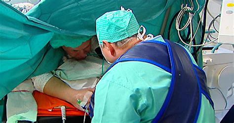 Doch meistens wäre die operation gar nicht notwendig gewesen. Weltpremiere bei Bandscheiben-OP - tirol.ORF.at