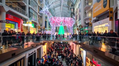 Retailers Gear Up For Big Holiday Shopping Season