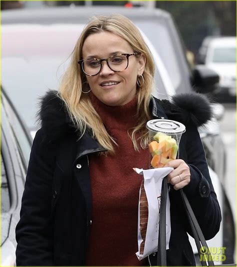 Reese Witherspoons Mom Joins Her For A Breakfast Date Photo 4213396 Reese Witherspoon