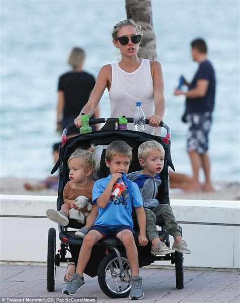 Kristin Cavallari Takes Three Kids On Beach Stroll In Fl Daily Mail