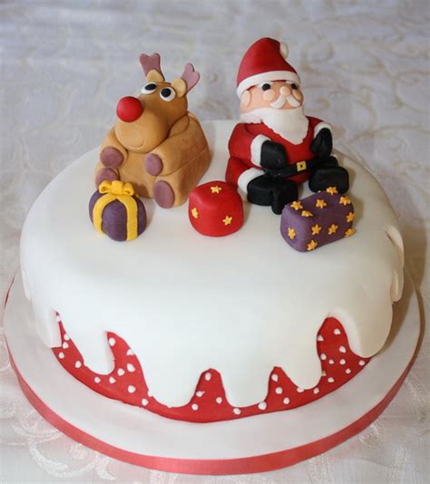 The taste of this fondant suitable cake is very good but pretty neutral, meaning that you can fill it with just about anything you like, without worrying that the flavors won't go. 50 Christmas Cake Decorating Ideas - The WoW Style