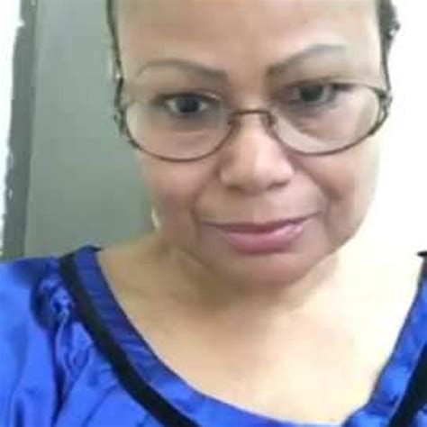 vieja dominicana de 59 se le marca la vulva toto grande xhamster
