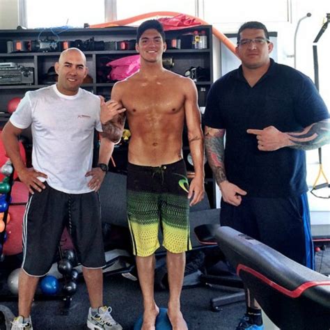 Gabriel medina's girlfriend is tayná hanada. Gabriel Medina mostra boa forma em dia de malhação para o ...