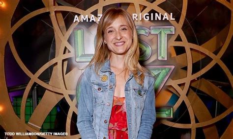 Smallville Actress Allison Mack Granted Bail In Sex Trafficking Case