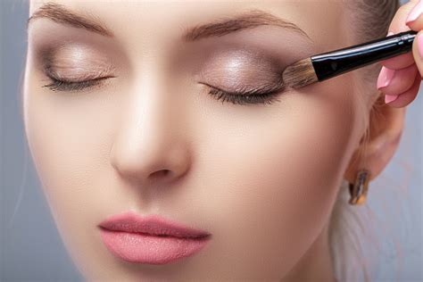 Cómo hacer un maquillaje de ojos ahumados o smokey eyes