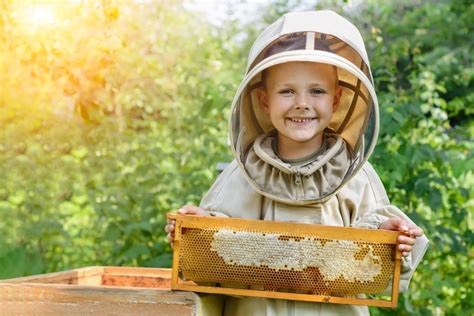 5 Reasons Why You Should Involve Your Kids In Beekeeping Complete