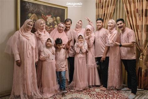 14.05.2021 · pose foto pakai sakral psht : Resmi Jadi Pasangan Sah, Begini Momen Sakral Akad Nikah ...