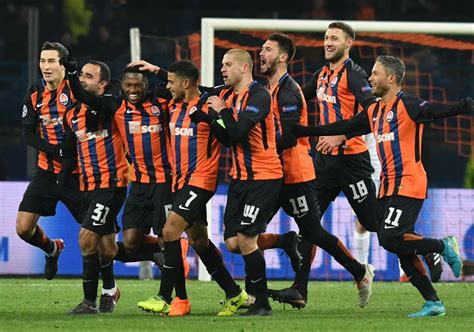 Born in makiivka, ukrainian ssr, soviet union, yevhen seleznyov is a product of the shakhtar donetsk and the shakhtar makiivka academies. El Shakhtar Donetsk fue mejor y le ganó la ida a la Roma