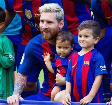 Now he's enjoying his honeymoon and got a surprise from a special guest. Adorable photos of Lionel Messi, his wife and kids before ...