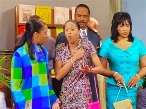 00s Outfits, Tv Show Outfits, Sister Outfits, Fashion Outfits, Y2k