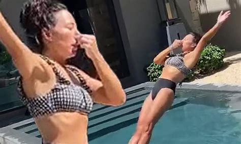 Joanna Gaines Looks So Fit In A New Bikini Instagram Video During Sexiezpicz Web Porn