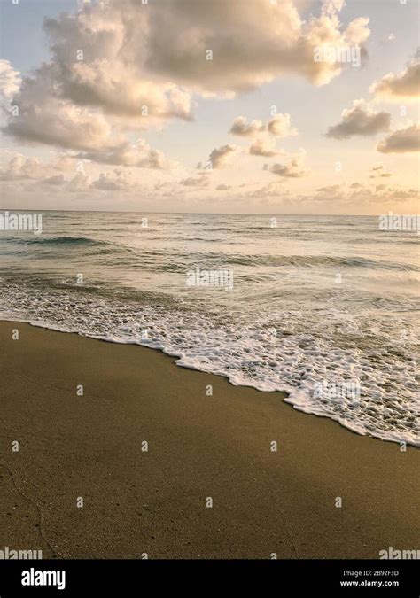 Peaceful Beach Hi Res Stock Photography And Images Alamy